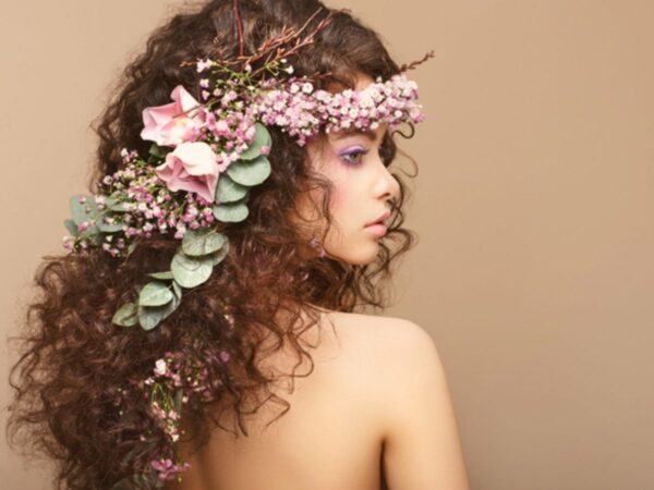 Produtos liberados para cabelos cacheados: Conheça opções sem sulfato e parabenos