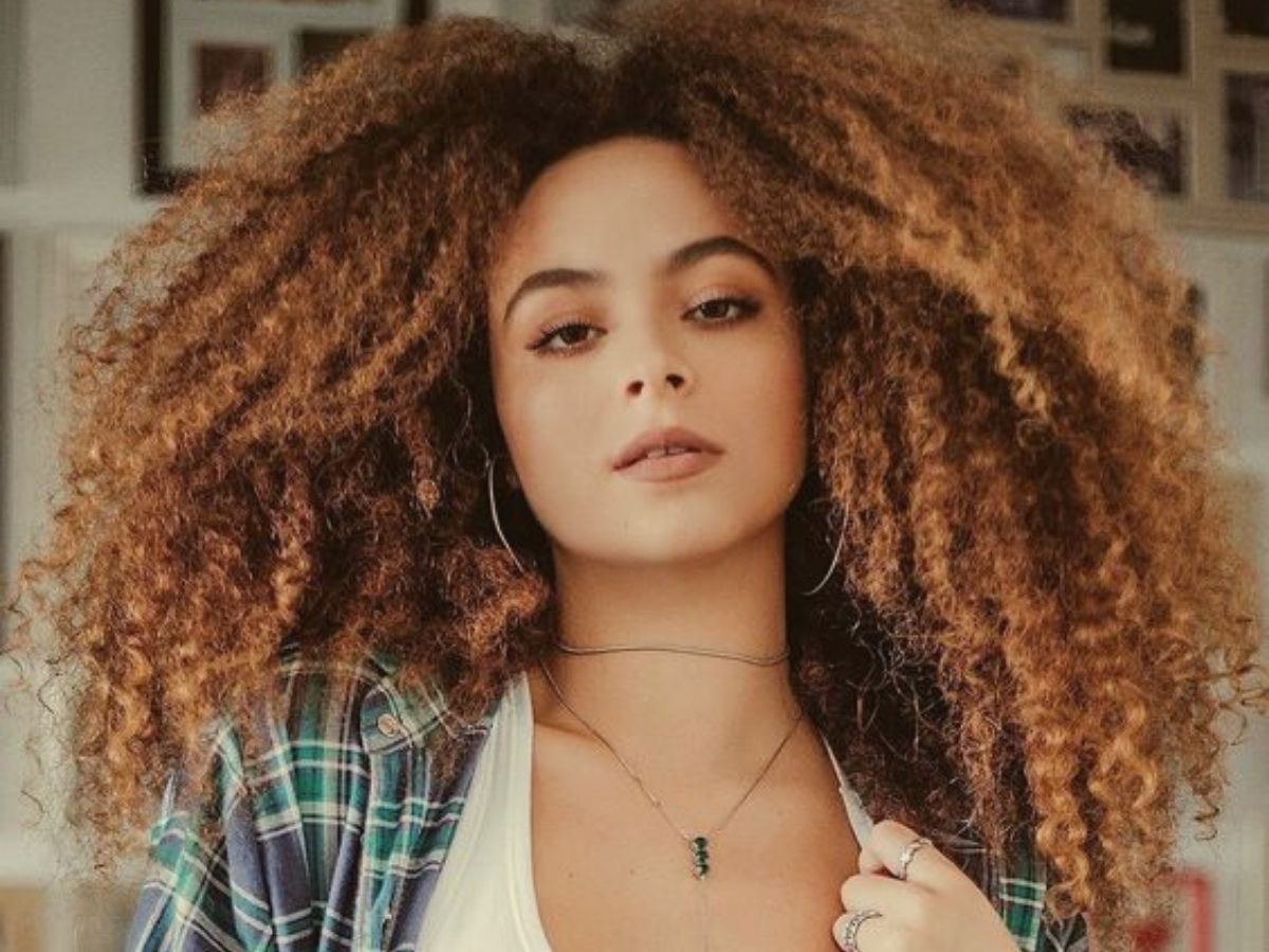 3-mascaras-de-tratamento-incriveis-para-cabelos-cacheados