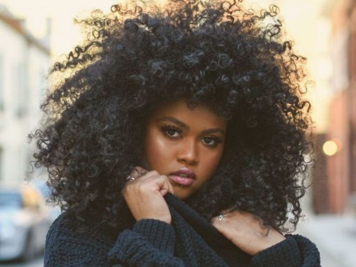 Guia completo de produtos para cabelos cacheados: Encontre o ideal para você