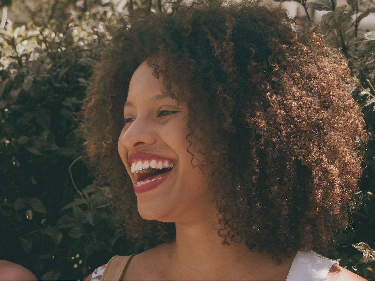 cabelo-cacheado-ressecado-voltando-aos-cachos