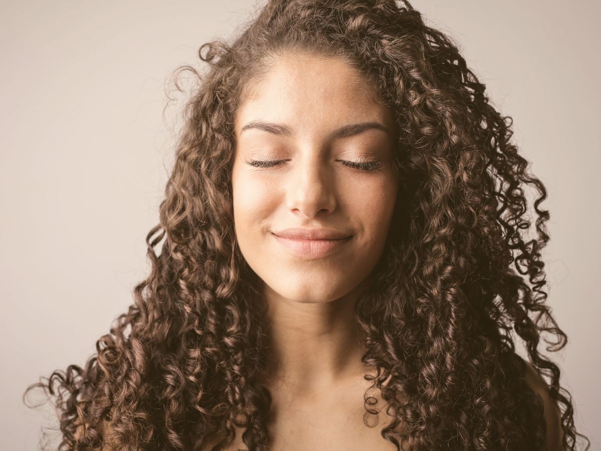 3-oleo-que-voce-deve-incluir-em-sua-rotina-capilar