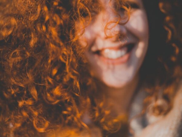 Como usar babosa no cabelo cacheado: hidratação e brilho intenso