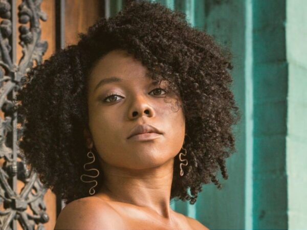 Receita de nutrição para cabelo cacheado: Fim dos cabelos ressecados