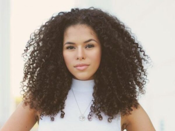 Linha Seda by Rayza – Babosa + Óleos: hidratação e definição para os cachos