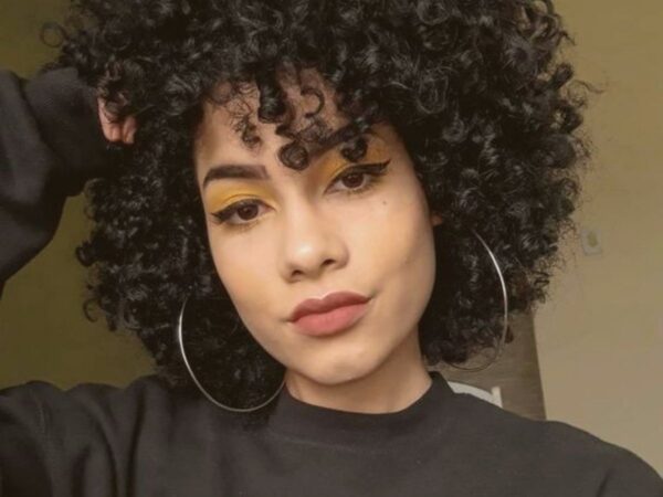 5 dicas para deixar os cachos mais definidos