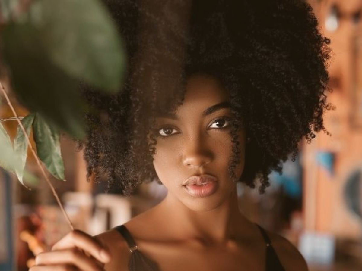 3-ervas-que-voce-deveria-incluir-no-seu-cronograma-capilar