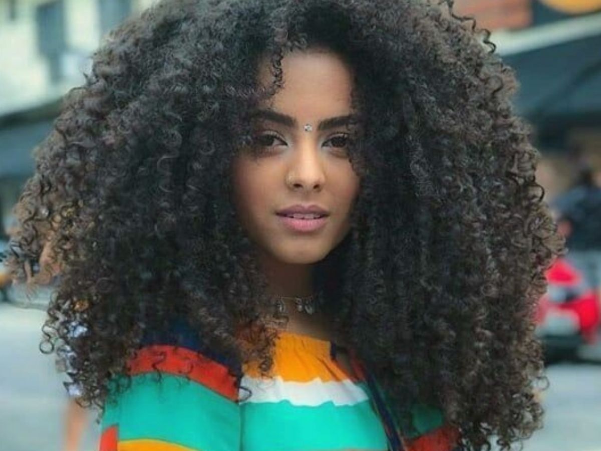 melhores-mascaras-de-nutricao-cabelos-cacheados